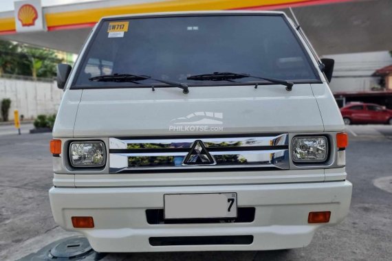 2022 Mitsubishi L300 FB Dual A/C M/T