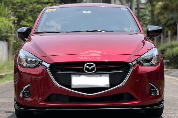 Selling used 2018 Mazda 2 Hatchback Premium 1.5 AT in Red