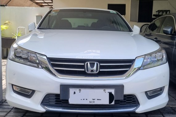 Selling White 2013 Honda Accord Sedan affordable price