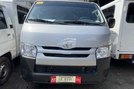 2022 Toyota Hiace Commuter M/T