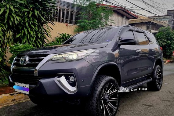 Pre-owned 2019 Toyota Fortuner  2.4 V Diesel 4x2 AT for sale in good condition