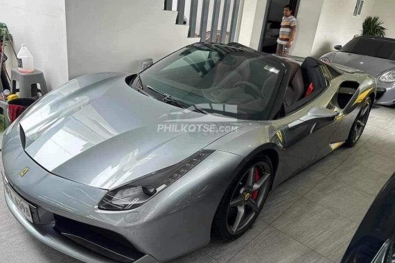  Ferrari 488 Spider 2018  12,500 km complete papers Super fresh