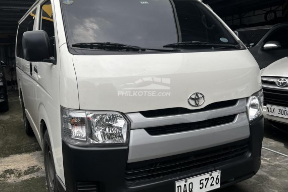 Toyota Hiace Commuter 3.0 m/t 2022