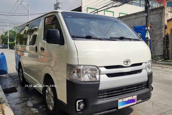Pre-owned White 2017 Toyota Hiace  Commuter 3.0 M/T for sale