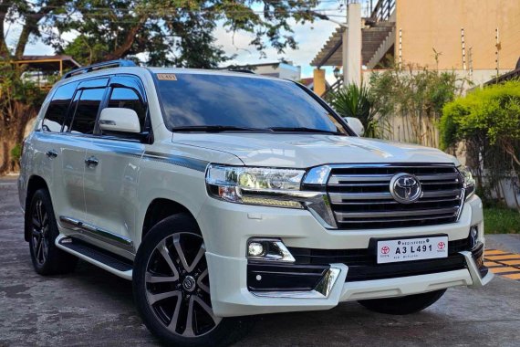 HOT!!! 2018 Toyota Land Cruiser LC200 VX LIMITED 4x4 for sale at affordable price 