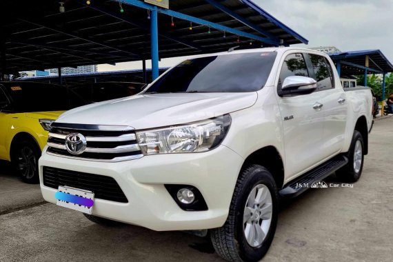 Sell White 2017 Toyota Hilux  2.8 G DSL 4x4 A/T in used