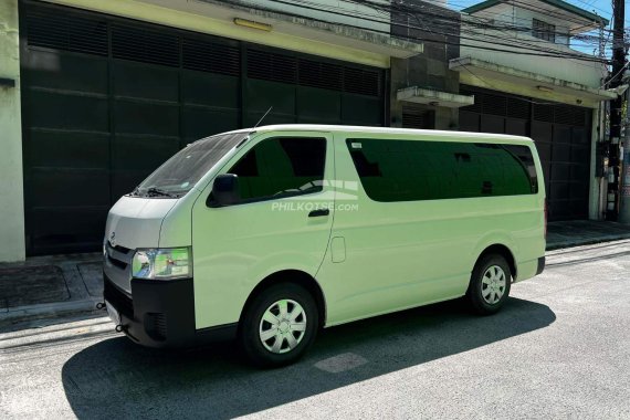 2022 Toyota Hiace Commuter 3.0 engine White