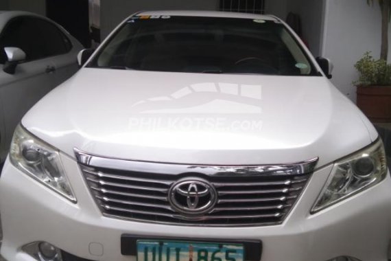 White Pearl 2012 Toyota Camry