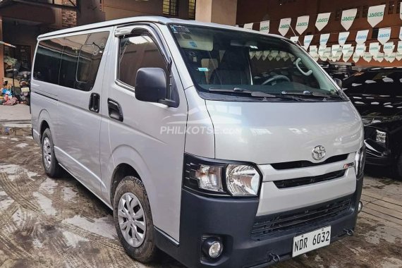 2016 Toyota Hiace Commuter MT Manual