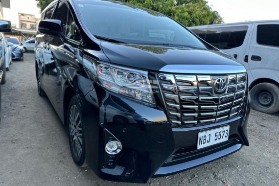 Very low mileage 2018 Toyota Alphard V6 3.5 Automatic