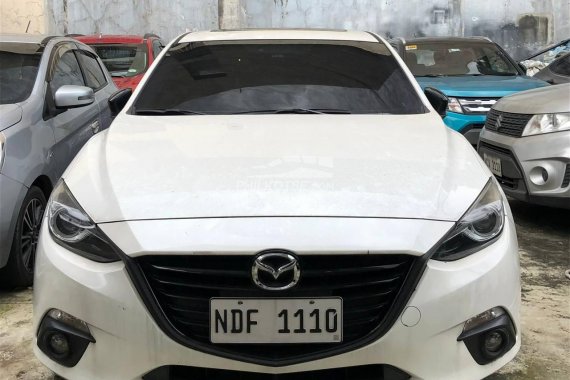 Selling used 2017 Mazda 3 Hatchback 