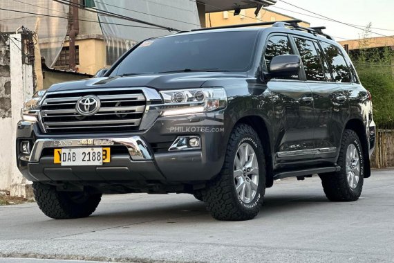 HOT!!! 2017 Toyota Land Cruiser 200 VX Premium for sale at affordable price
