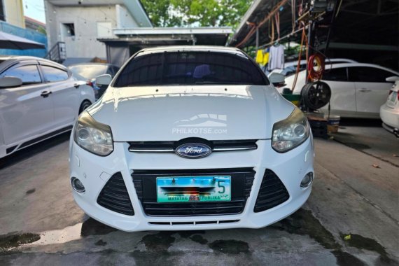 Ford Focus S 2013 AT