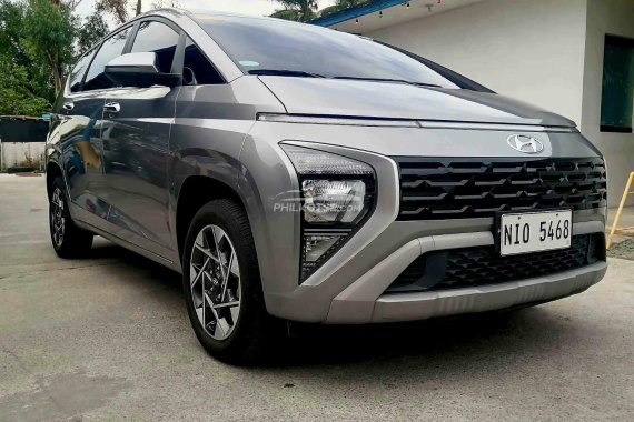 Selling Grayblack 2023 Hyundai Stargazer GLS 1.5 IVT second hand