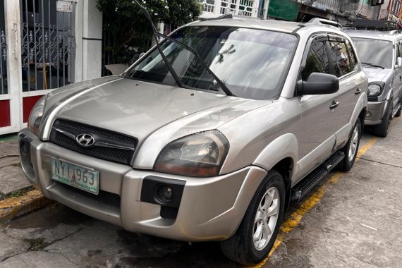 **"For Sale: Well-Maintained 2009 Hyundai Tucson Automatic - Great Deal at ₱200k!"**