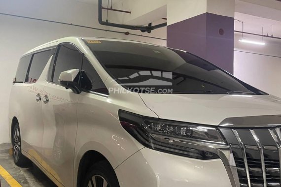 White 2019 Toyota Alphard Van for sale, only 28km