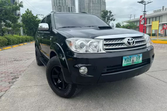 Toyota Fortuner V Series 2010