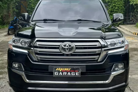 HOT!!! 2013 Toyota Land Cruiser LC200 for sale at affordable price