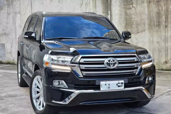 HOT!!! 2018 Toyota Land Cruiser 200 Premium VX 4x4 for sale at affordable price