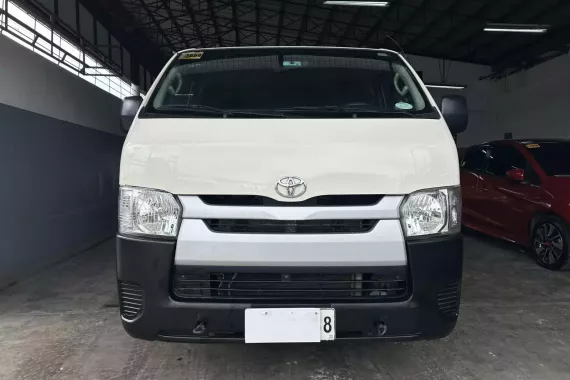 2017 TOYOTA HIACE COMMUTER 3.0 DIESEL M/T