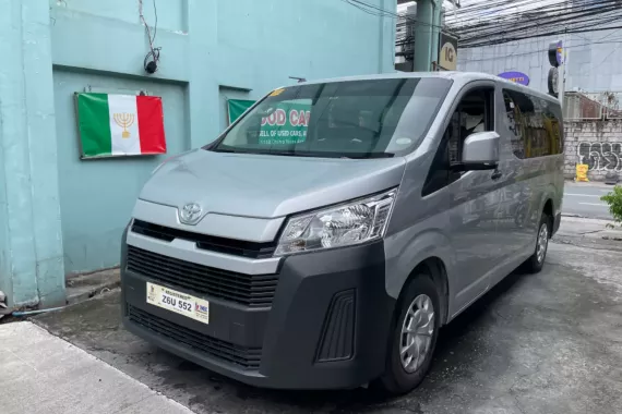 2024 Toyota Hiace Commuter Deluxe 3tkms