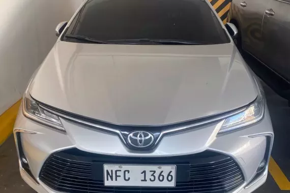 Selling used 2021 Toyota Corolla Altis Sedan 