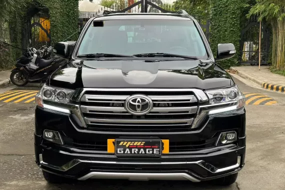 HOT!!! 2015 Toyota Land Cruiser LC200 VX for sale at affordable price