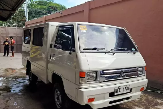 2023s Mitsubishi L300 FB Dual AC Manual DSL