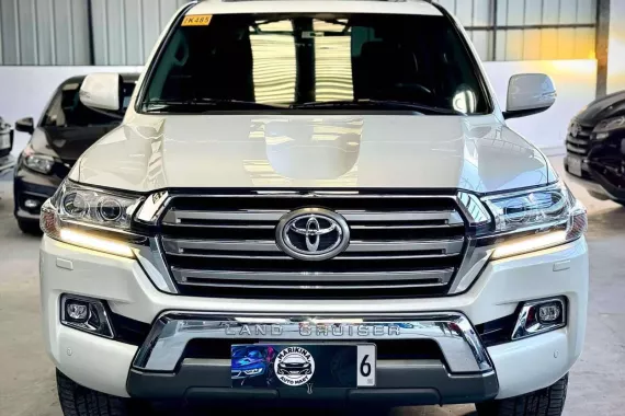 HOT!!! 2018 Toyota Land Cruiser 200 VX Premium for sale at affordable price