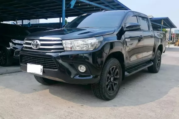 RUSH sale! White 2019 Toyota Hilux Pickup cheap price