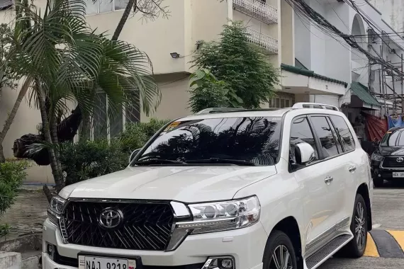 HOT!!! 2019 Toyota Land Cruiser Dubai Version for sale at affordable price