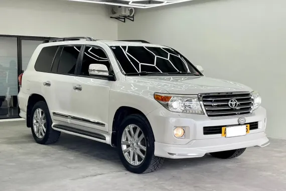 HOT!!! 2015 Toyota Land Cruiser LC200 for sale at affordable price