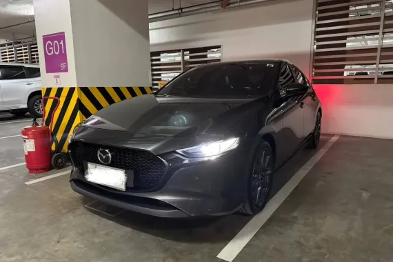 Mazda 3 2022 Fastback AT 2.0 M-Hybrid (Premium color Machine Gray) - Asking price 1,200,000 
