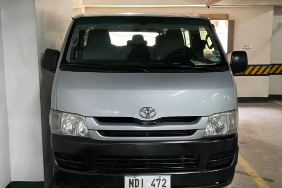 Well kept 2009 Toyota Hiace  GL Grandia M/T for sale