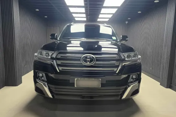 HOT!!!! 2018 Toyota Land Cruiser LC200 Premium for sale at affordable price!