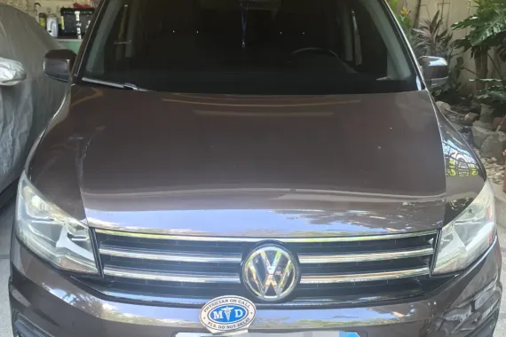 Low ODO, Great Transporter Mini-Van