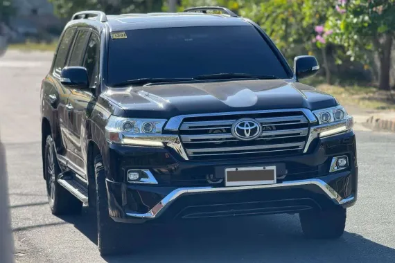 HOT!!!! 2017 Toyota Land Cruiser VX V8 Premium for sale at affordable price! 