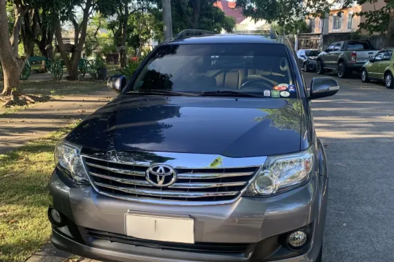 2014 Toyota Fortuner  2.7 G Gas A/T 1st OWNER LIKE NEW!