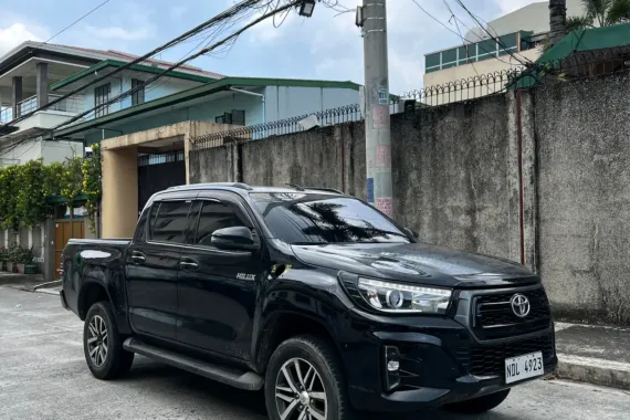 Need to sell Black 2019 Toyota Hilux Pickup second hand