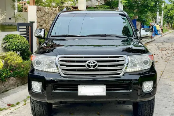 HOT!!!! 2014 Toyota Land Cruiser VX V8 4x4 for sale at affordable price! 