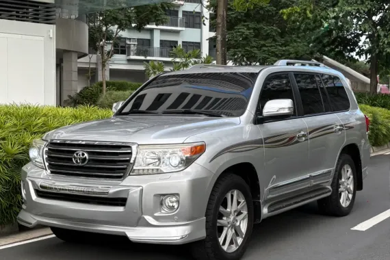 FRESHLY MAINTAINED💥 2013 LC200 DUBAI EDITION💥