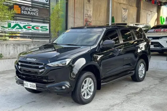 HOT!!! 2023 Isuzu MU-X Rz4e 1.9L 4x2 for sale at affordable price!