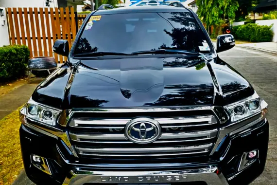 Toyota Land Cruiser 2017 local unit (Standard)