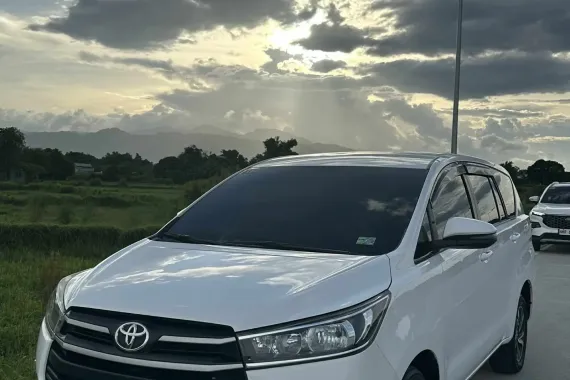 Selling  used White 2018 Toyota Innova  2.8 J Diesel MT