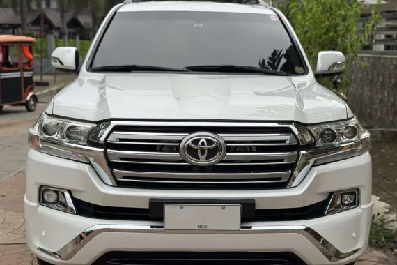 HOT!!! 2009 Toyota Land Cruiser LC200 4x4 GX-R for sale at affordable price!