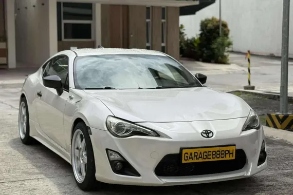 HOT!!! 2014 Toyota GT86 Loaded for sale at affordable price! 