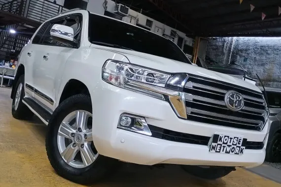 2014 Toyota LC 200 VXR V8 4X4 Platinum Edition, Dubai Version ₱3.2M