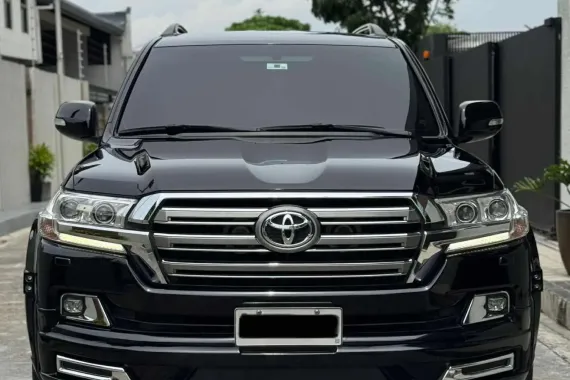 HOT!!! 2018 Toyota Land Cruiser 200 4x4 for sale at affordable price!