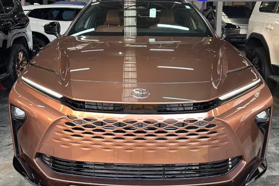 2025 Toyota Crown Signia Hybrid Limited AWD Station Wagon