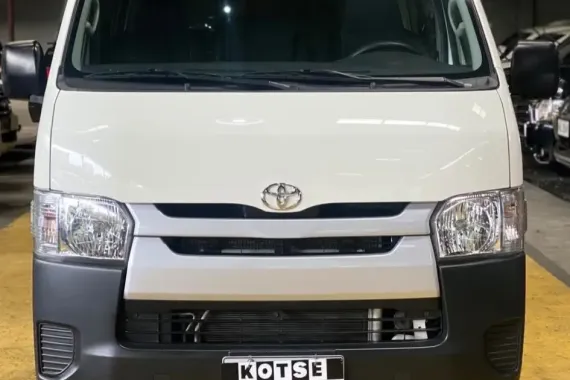 2021 Toyota Hiace Commuter 3.0 Dsl M/t, 35K MILEAGE ₱1.058M